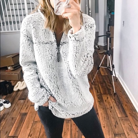Tops - *** WINTER MUST HAVE • Sherpa Pull Over